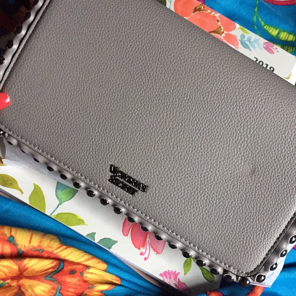 3x$65 Victoria’s Secret crossbody